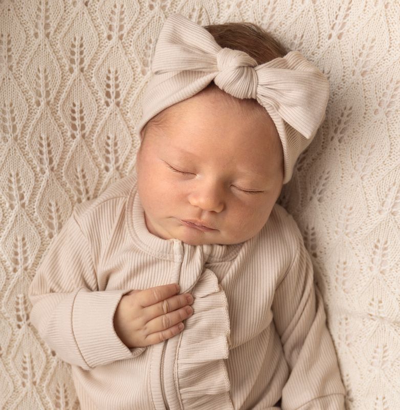 Smalribbet hårbånd i beige bambus